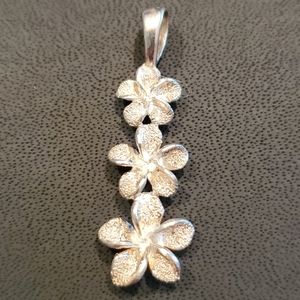 .925 Sterling Silver flower pendant